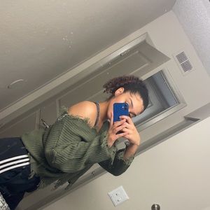 Meet your Posher, Delia